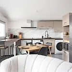 Close To Center, Ac And Car Park *