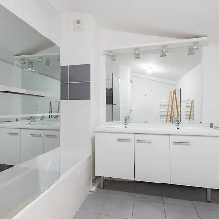 Apartament Close To Center, Ac And Car Park