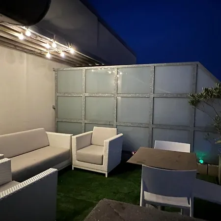 Daire Close To Center, Ac And Car Park