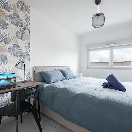 Close To Center, Ac And Car Park Apartmán