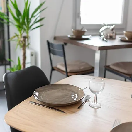 Close To Center, Ac And Car Park Apartament