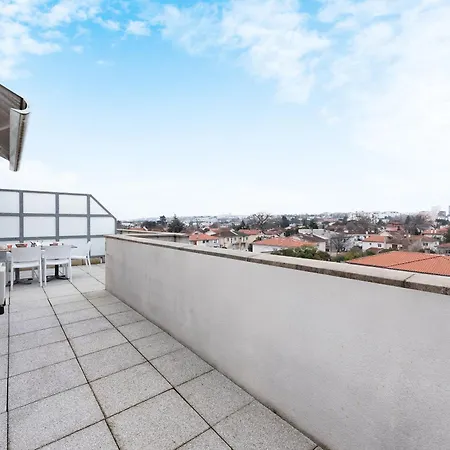 Close To Center, Ac And Car Park *