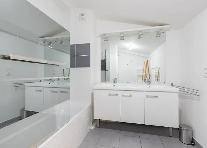 Appartement Close To Center, Ac And Car Park