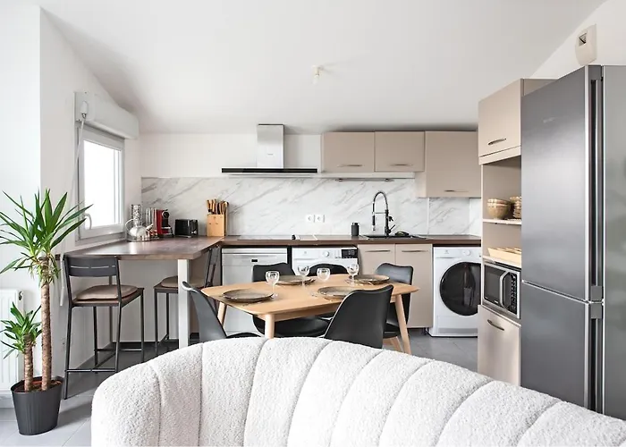 Close To Center, Ac And Car Park トゥールーズ