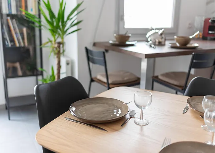 Apartment Close To Center, Ac And Car Park *